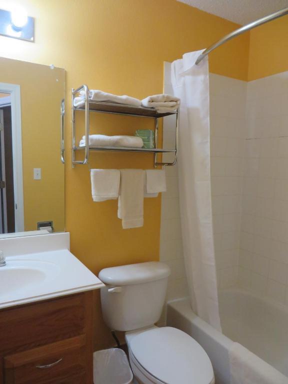 Americas Best Value Inn Уэтерфорд Номер фото